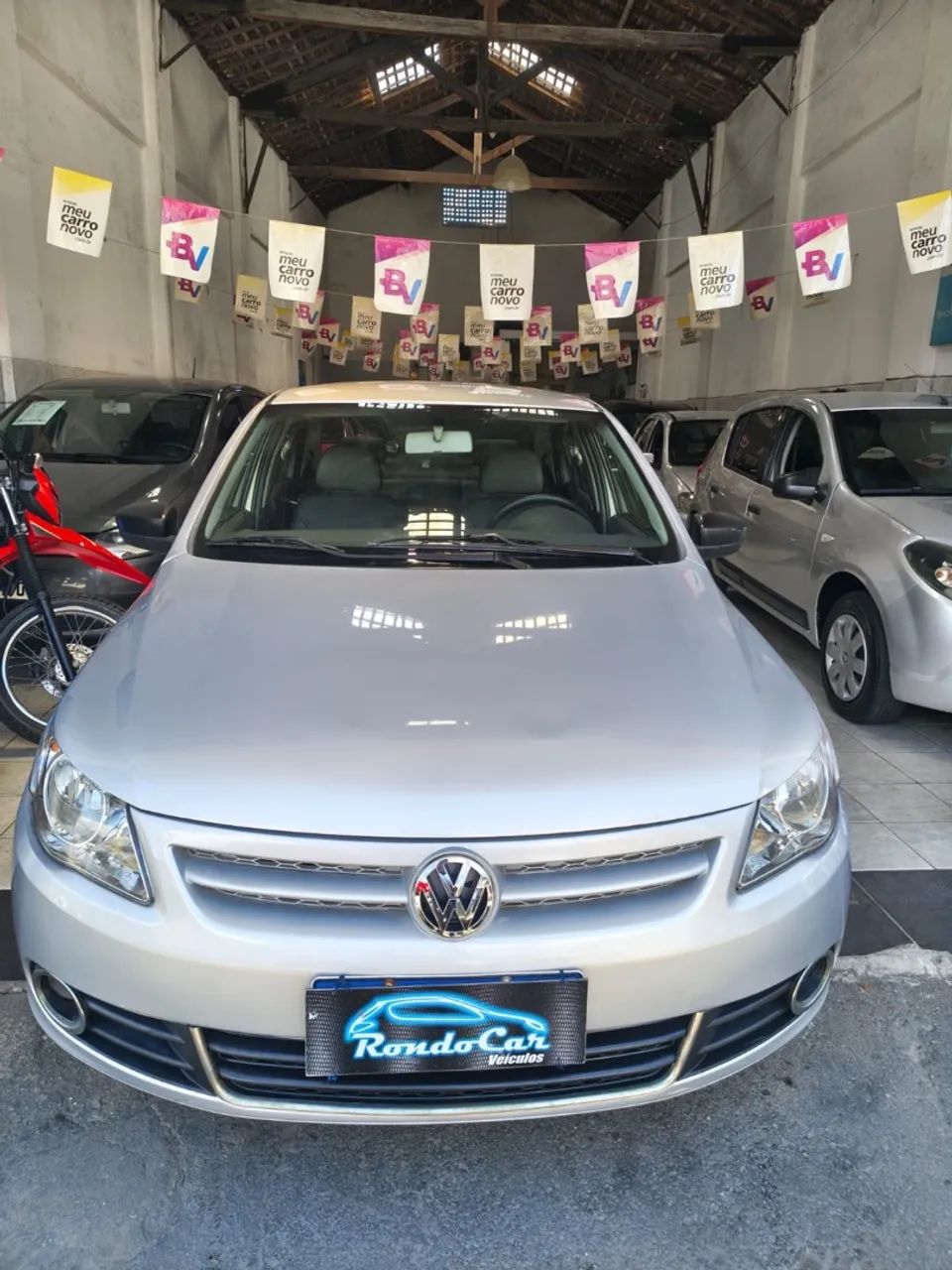 Volkswagen Voyage VOYAGE TREND 1.6 Mi Total Flex 8V 4p 2013