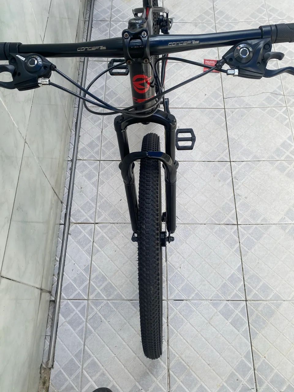 Bicicleta aro 29 com 21macha nova pouco mês de uso  - Foto 3