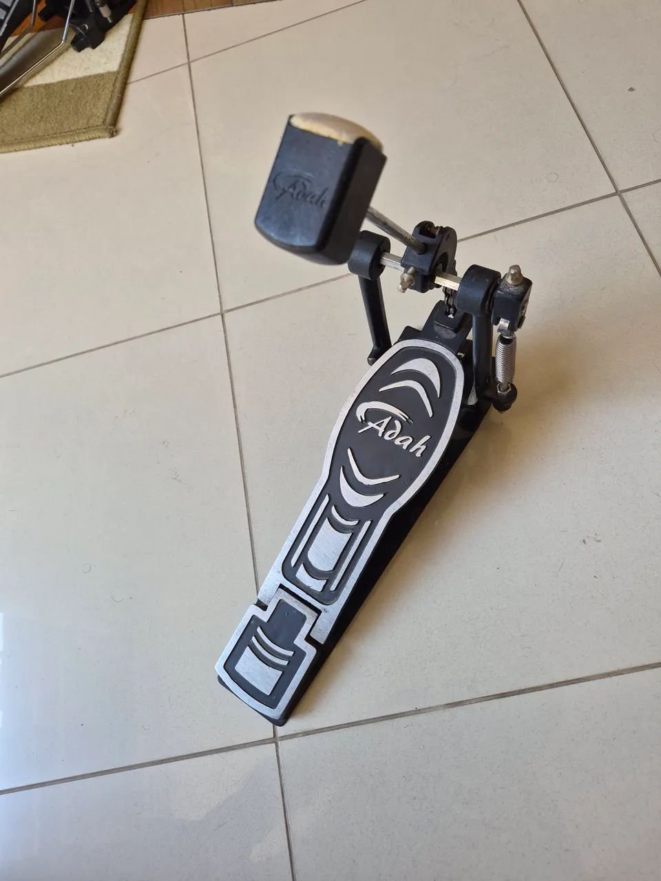 Pedal de bumbo adah