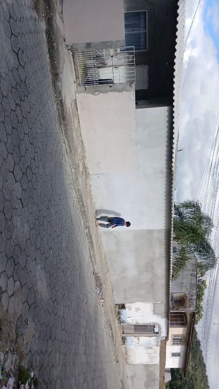 Vendo casa com mais 2 kitnet prontos mais 1 sala comercial tudo pronto !  - Foto 5