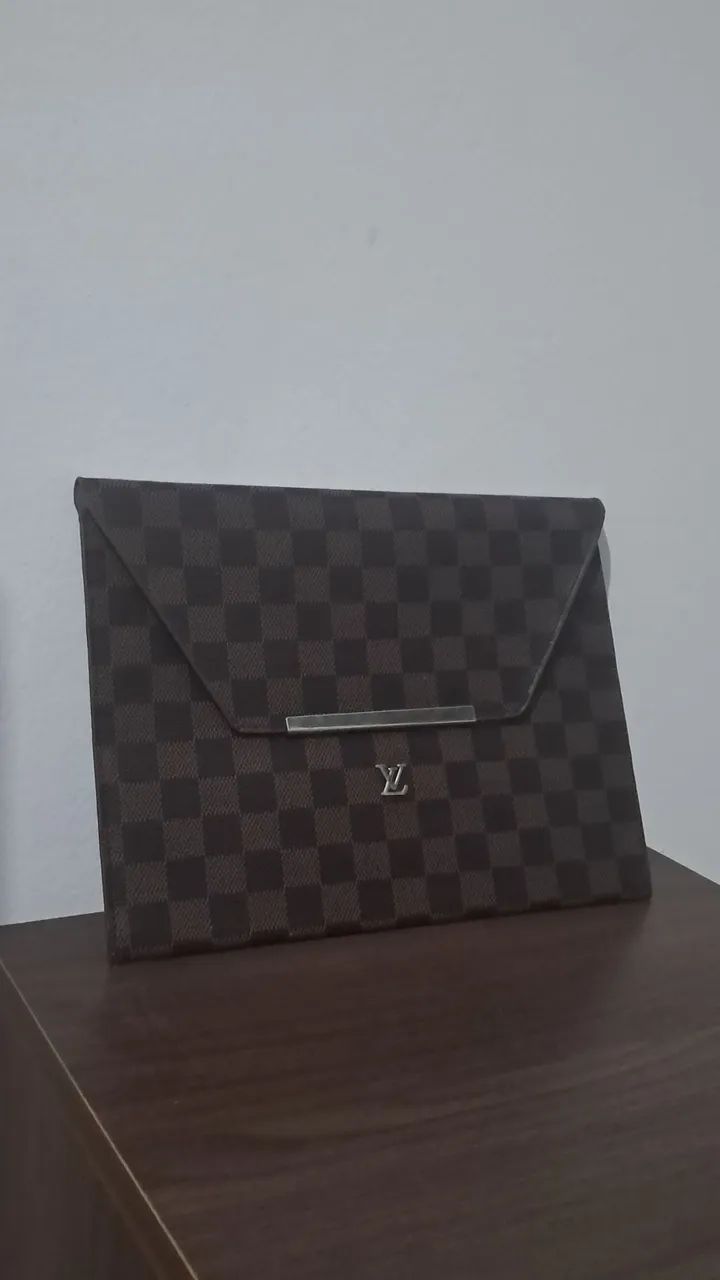 Bolsa Clutch Louis Vuitton (2018) autentica com date code danificado - Foto 2