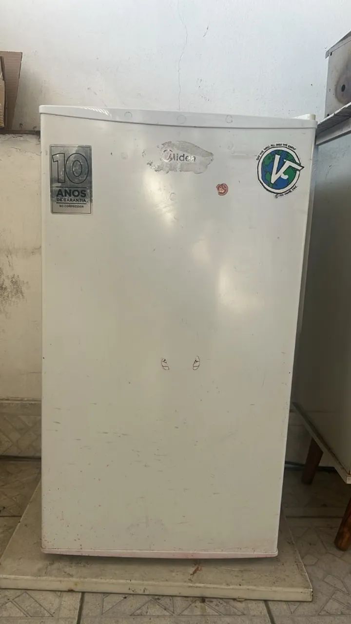 Frigobar Midea