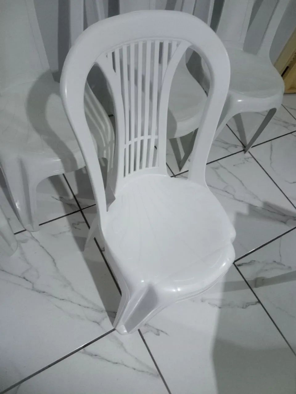 Conjunto de mesa e cadeiras (ganhe + uma cadeira) - Foto 4
