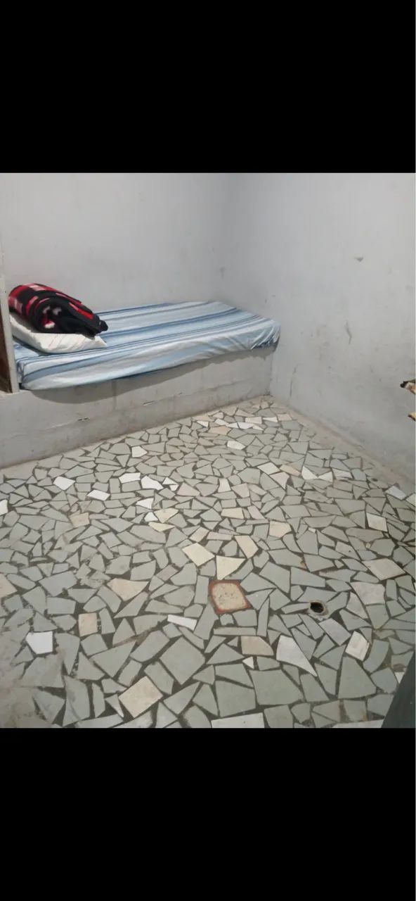 Alugo quarto individual com banheiro compartilhado  - Foto 2
