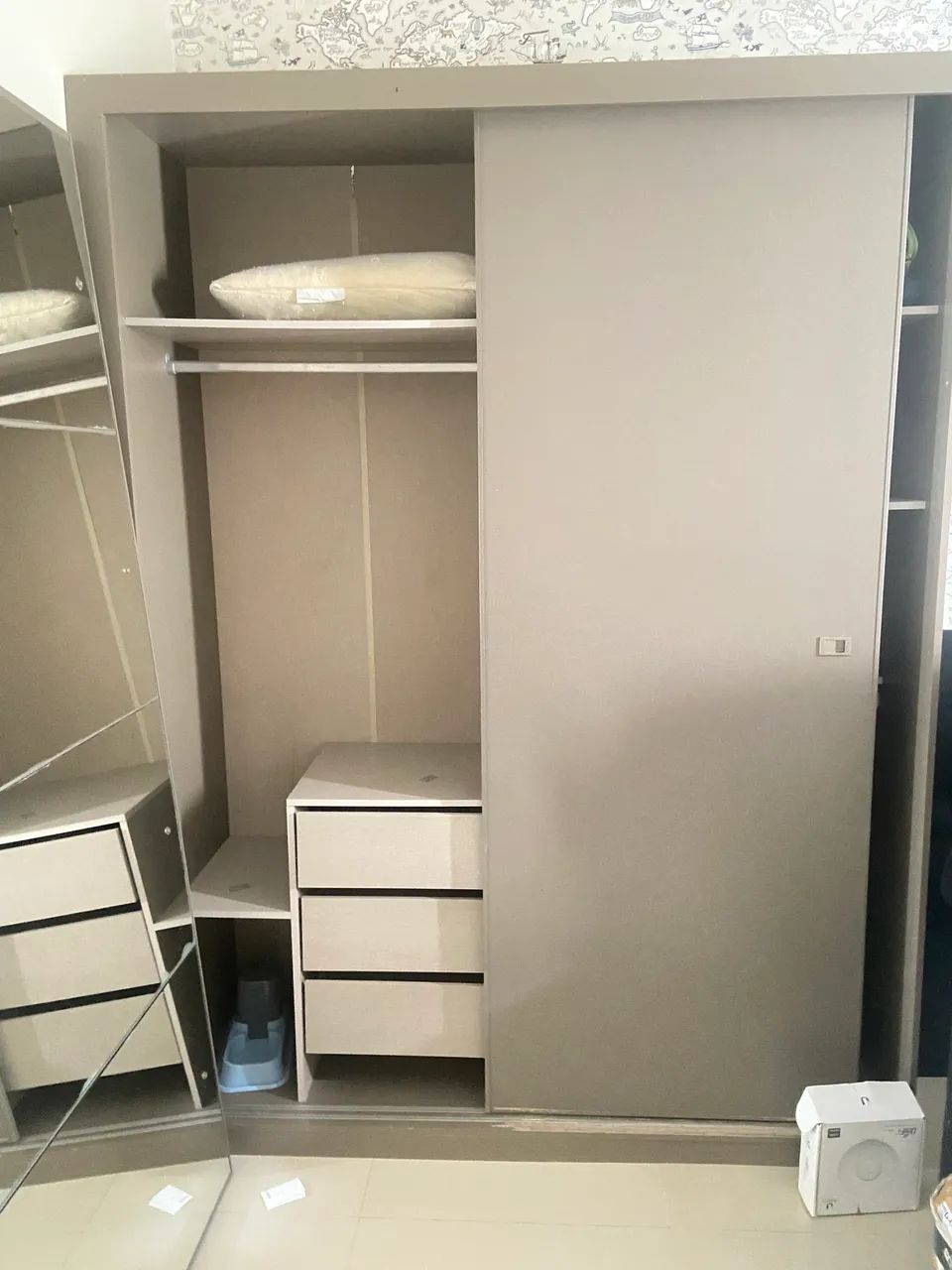 Guarda roupa solteirão 