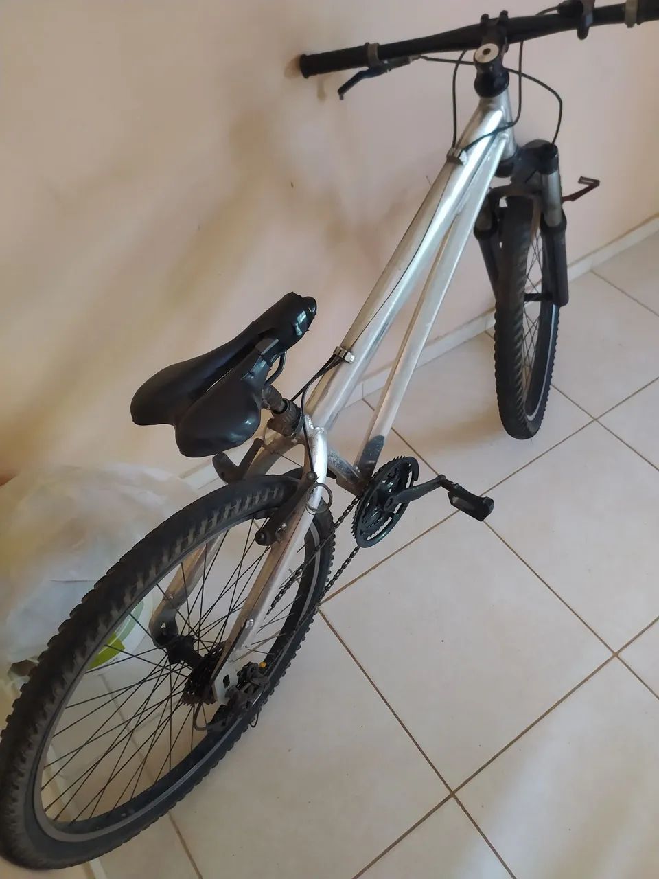Bicicleta de alumínio aro 26 - Foto 2