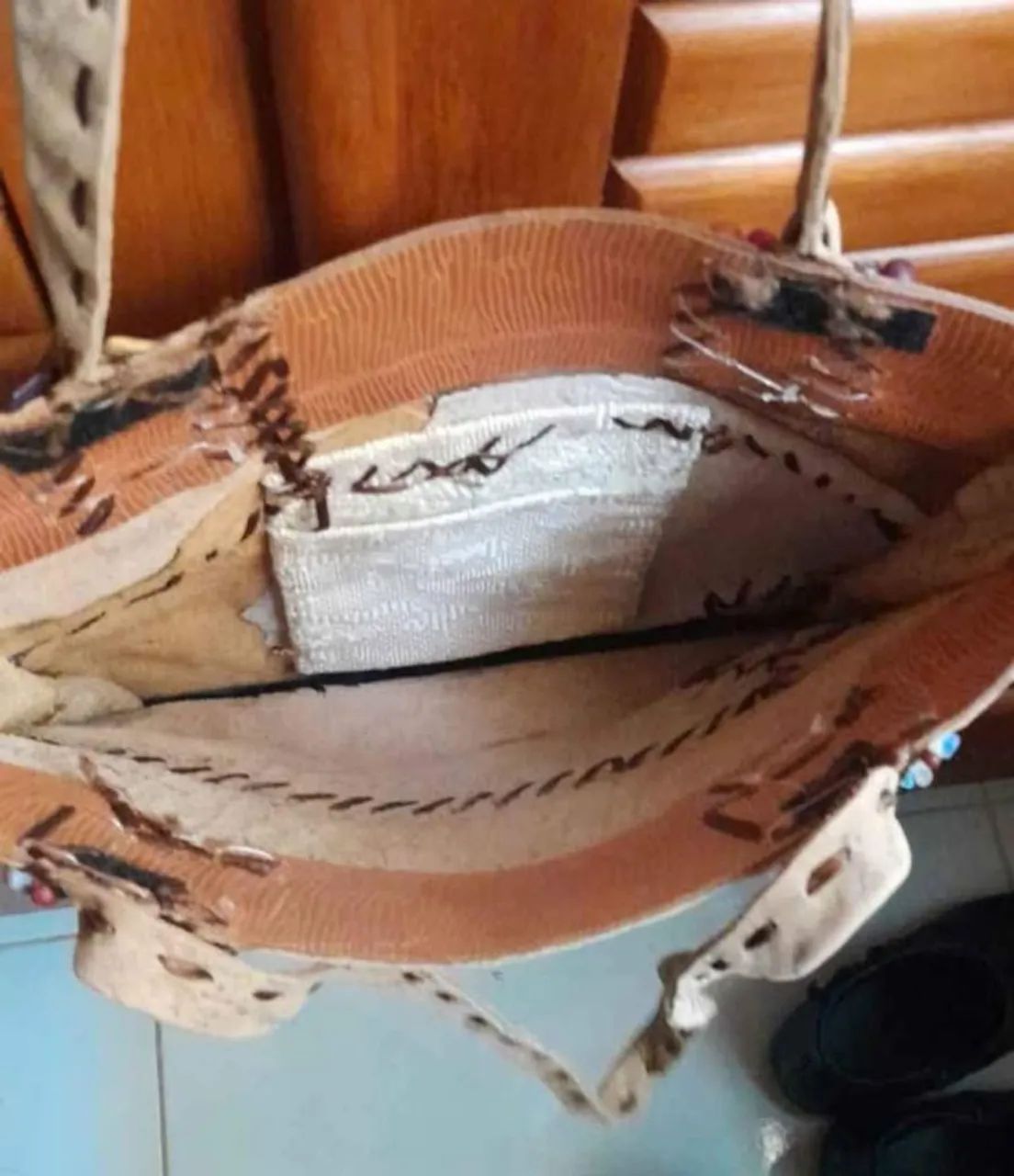 Bolsa Folk Artesanal de couro. - Foto 5