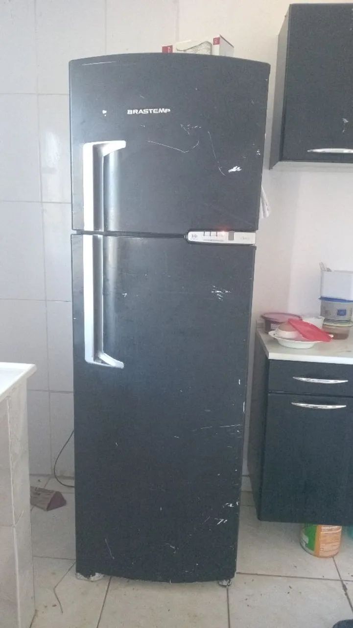 Geladeira usada  gelo seco