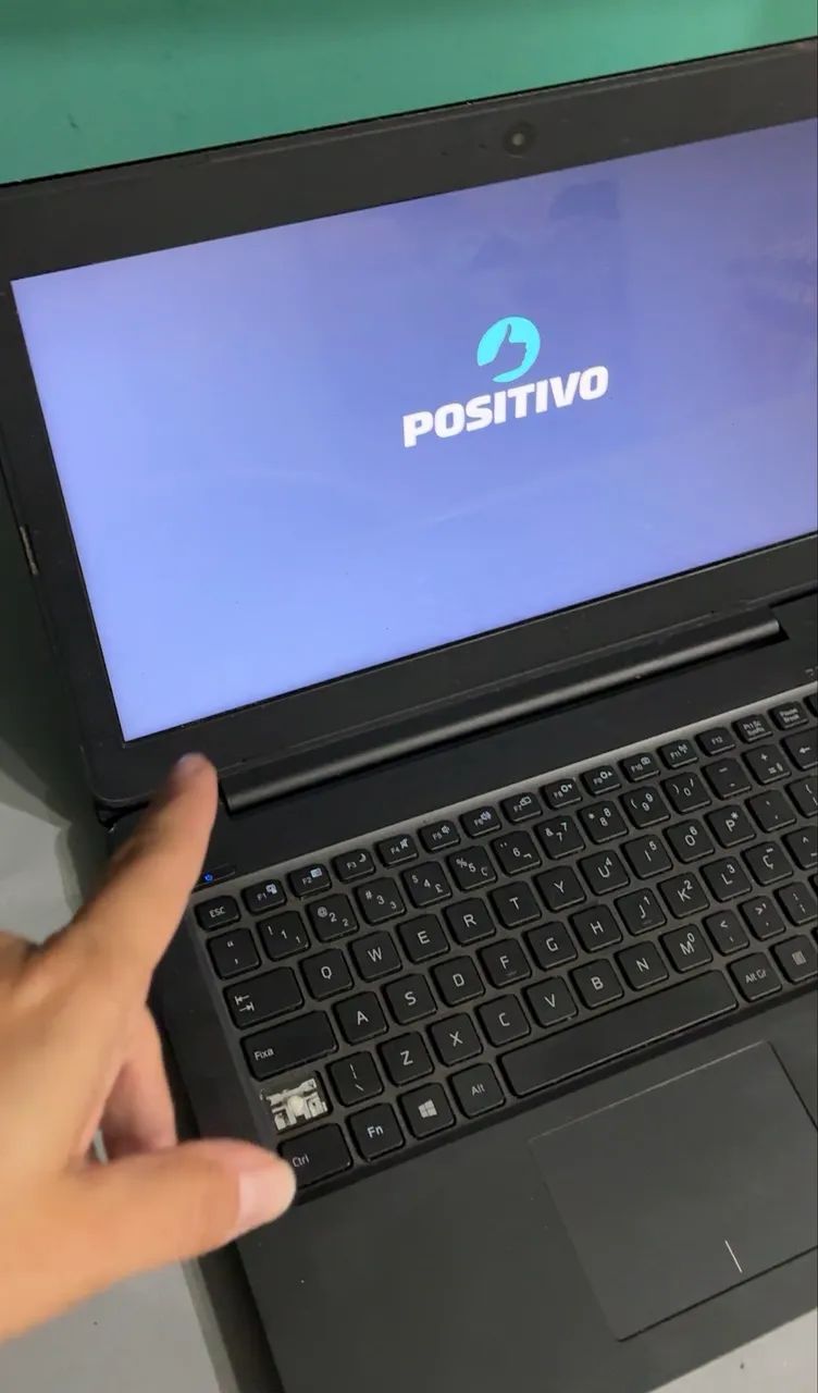 Notebook Positivo Liga e desliga 