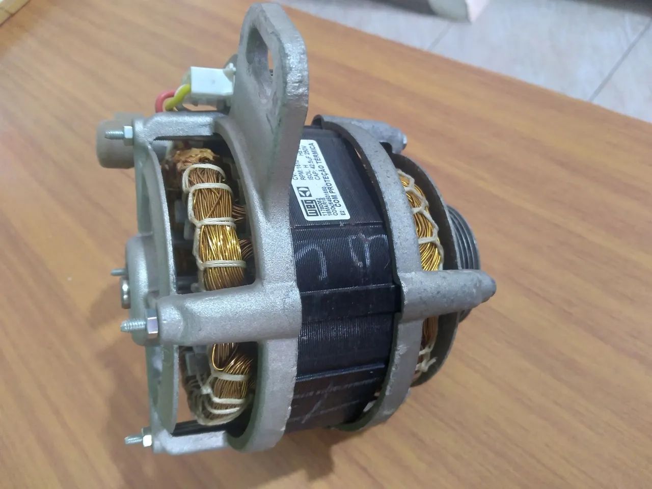 Motor de lavadora eletrolux Weg 1/4 cv  1610rpm  - Foto 2