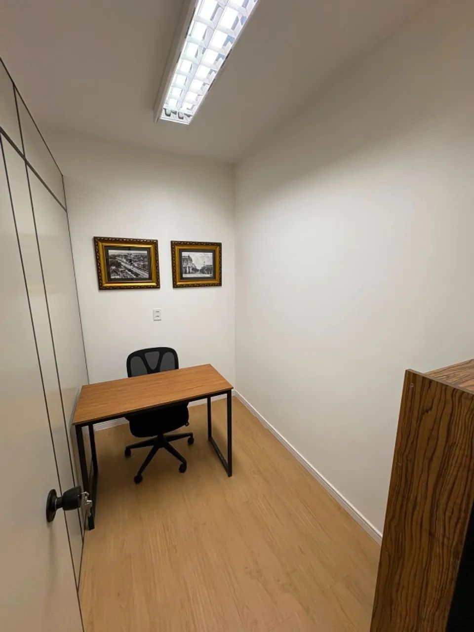 Sala Comercial Mobiliada Aleixo - 4,4m² - Coworking