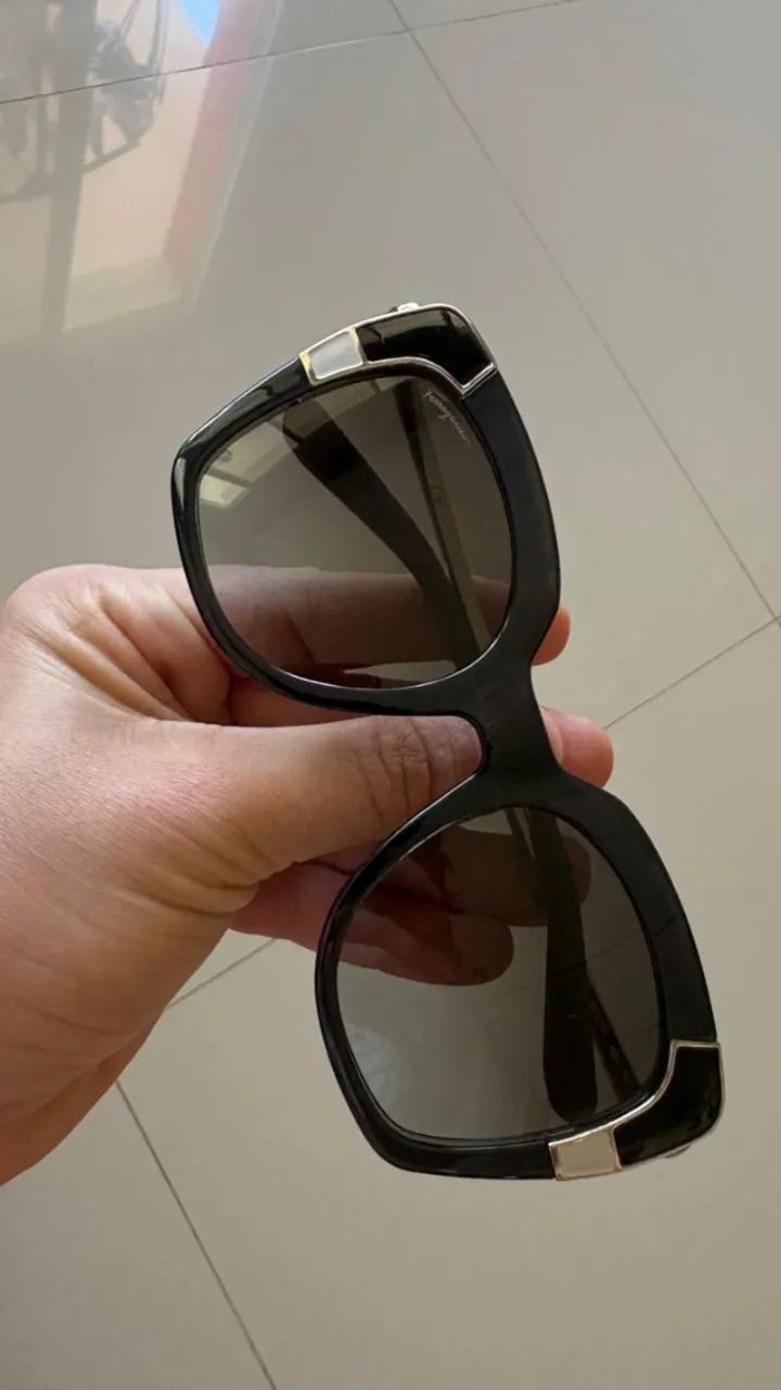 Óculos de Sol - SALVATORE FERRAGAMO Modelo SF889S - Foto 2
