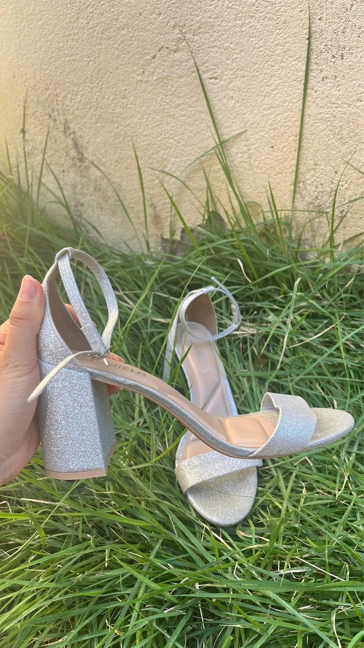 SANDÁLIA DE SALTO BLOCO COM GLITTER PRATA - Foto 3