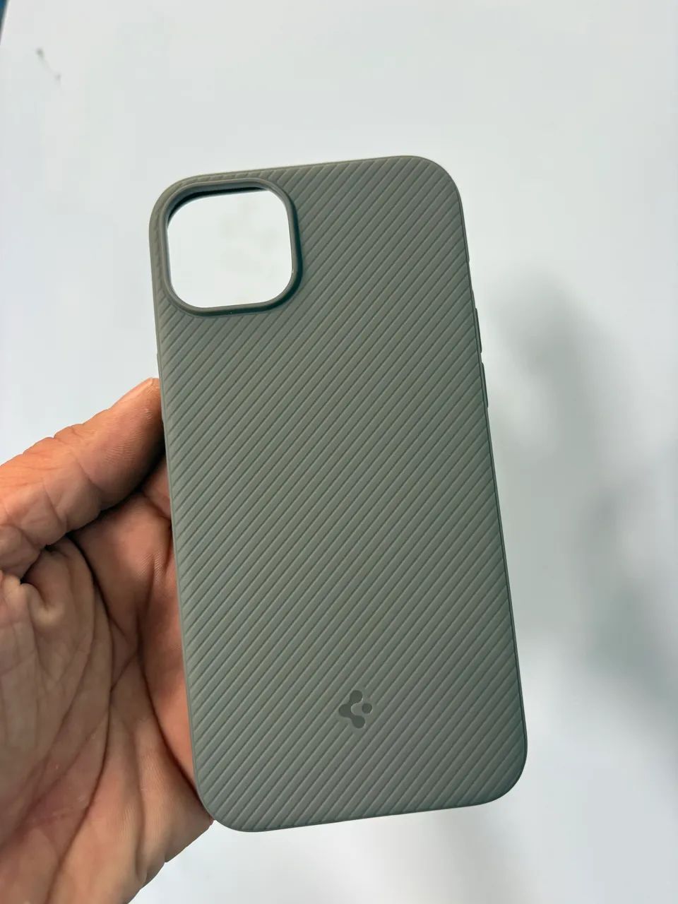 Capa spigen iPhone 14plus / 15plus 