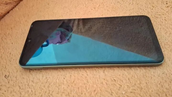 Celular sem marca de uso