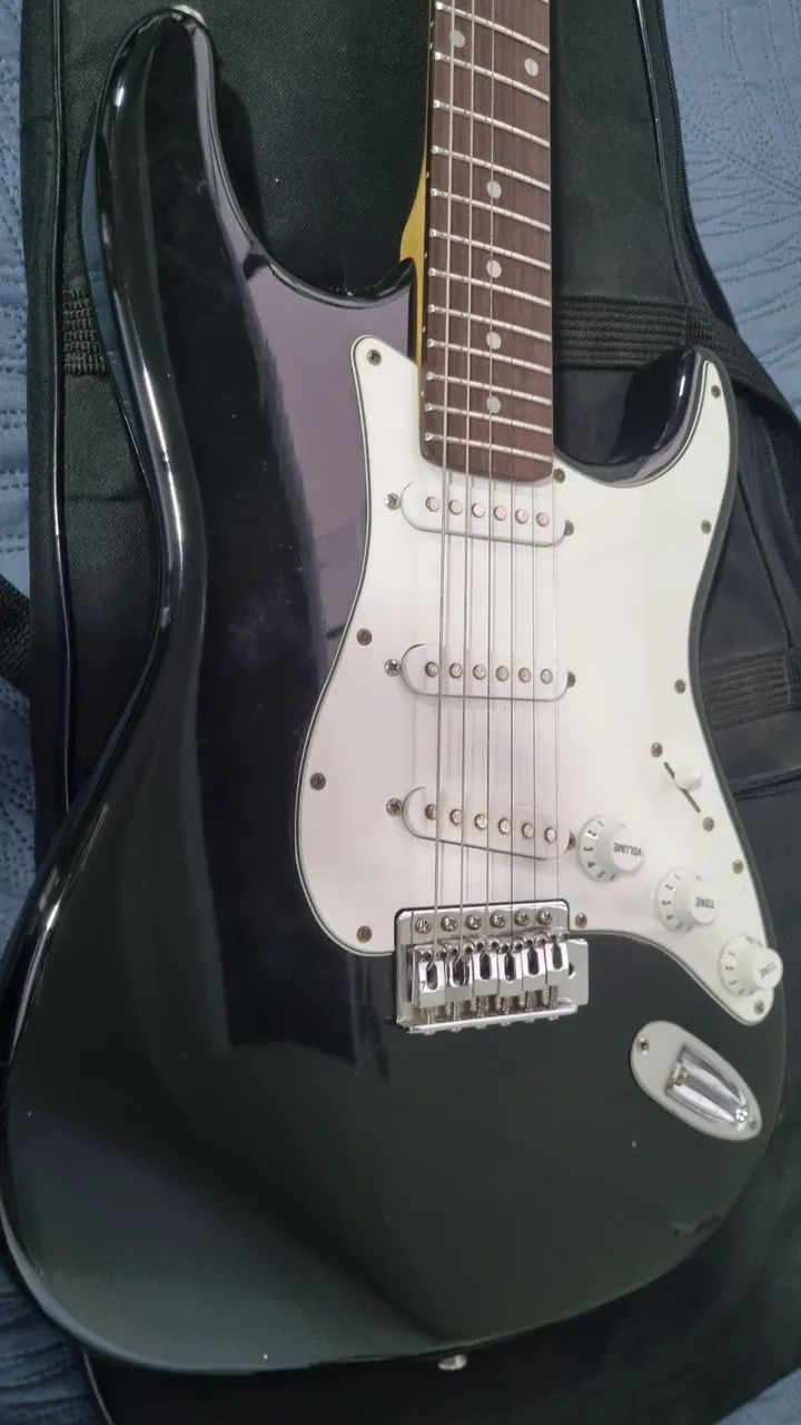 Guitarra Memphis Semi Nova - Foto 2