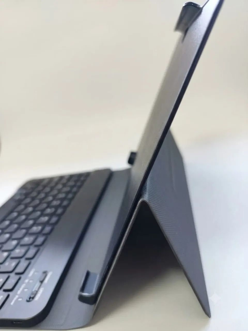 CAPA COM TECLADO PARA TABLET 10" - Foto 3