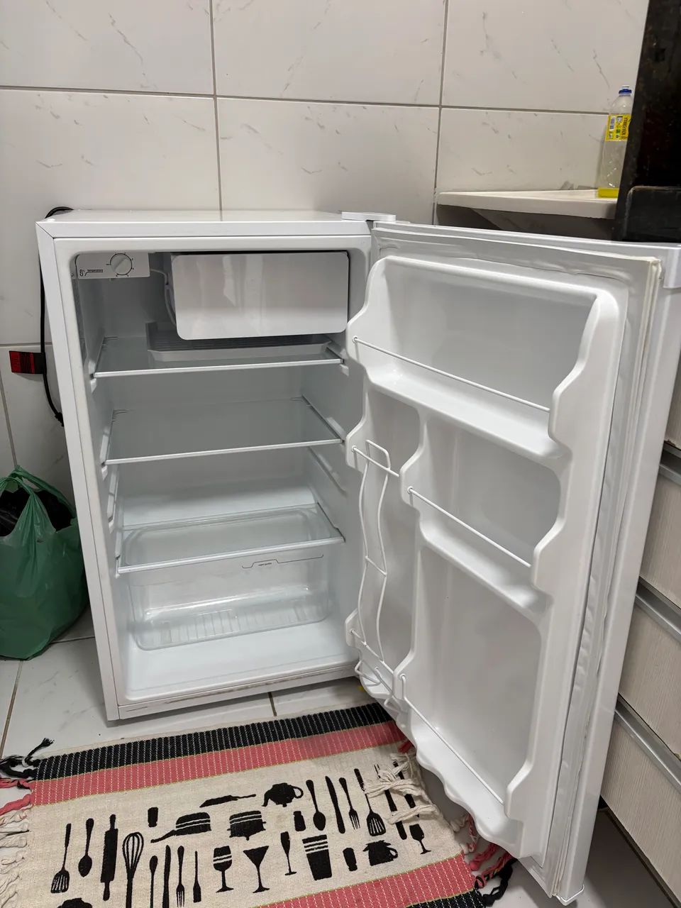 Vendo frigobar de 124L  - Foto 3