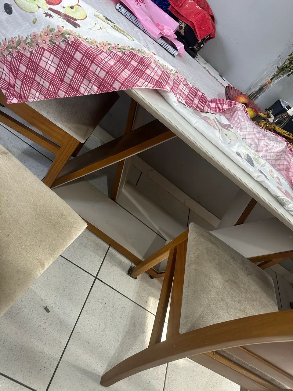 Mesa laqueada 6 lugares 