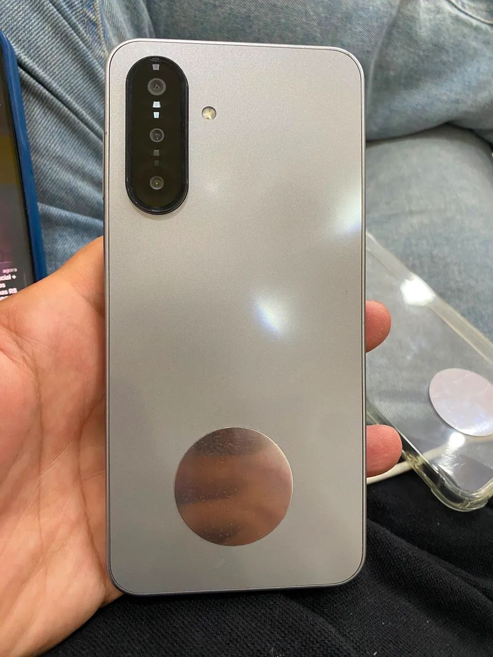 iPhone 13 + A17 - Foto 2