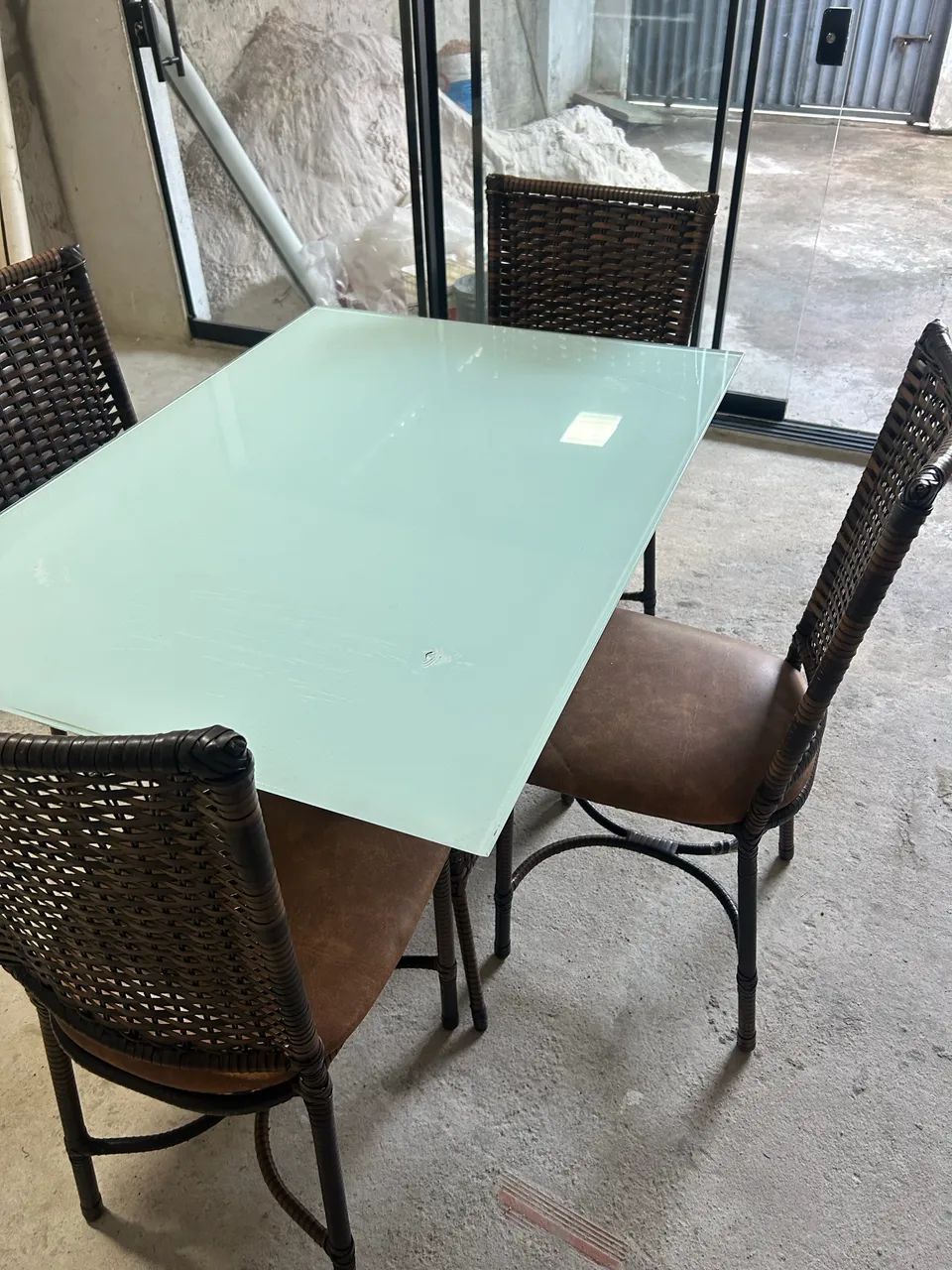 Mesa com 4 cadeiras