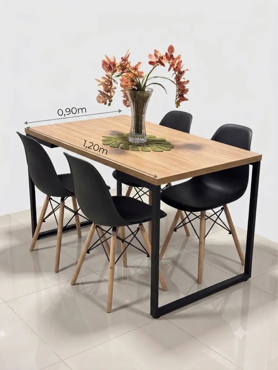 Conjunto mesa e cadeiras 