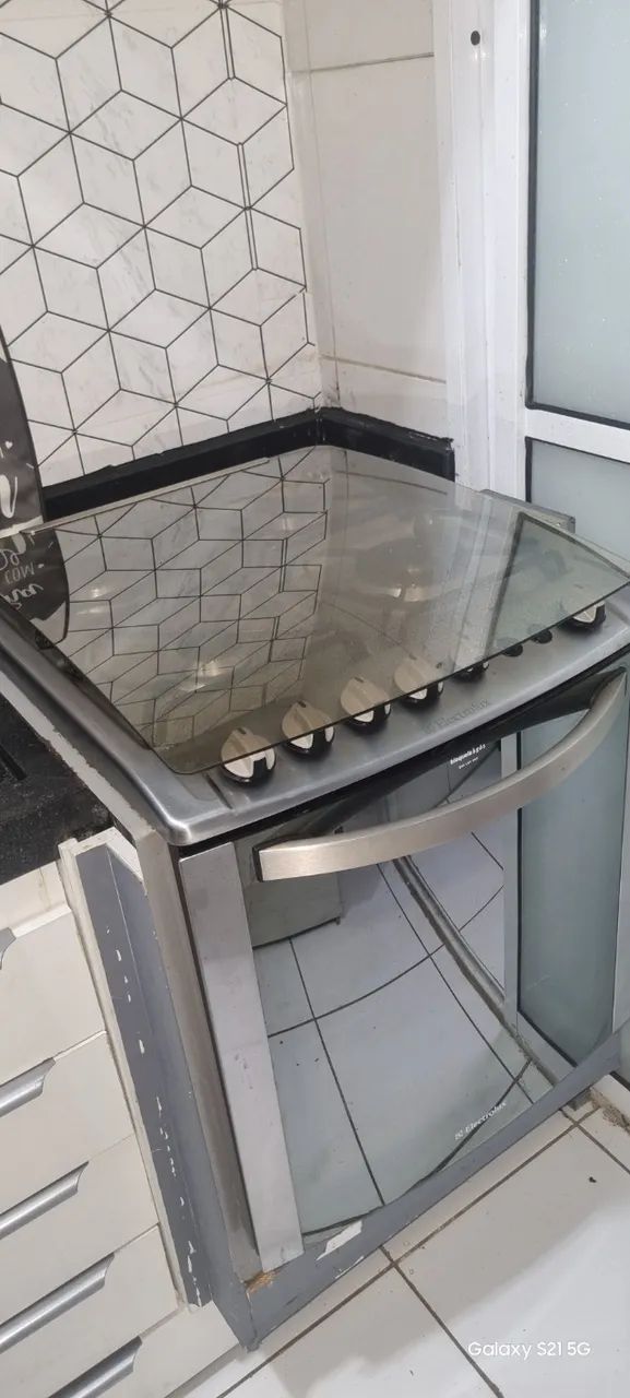 Fogão de embutir electrolux com grill