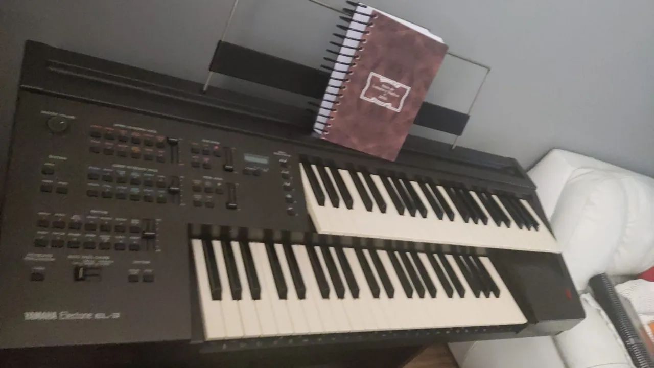 Órgão Yamaha Electone EL-3  - Foto 2