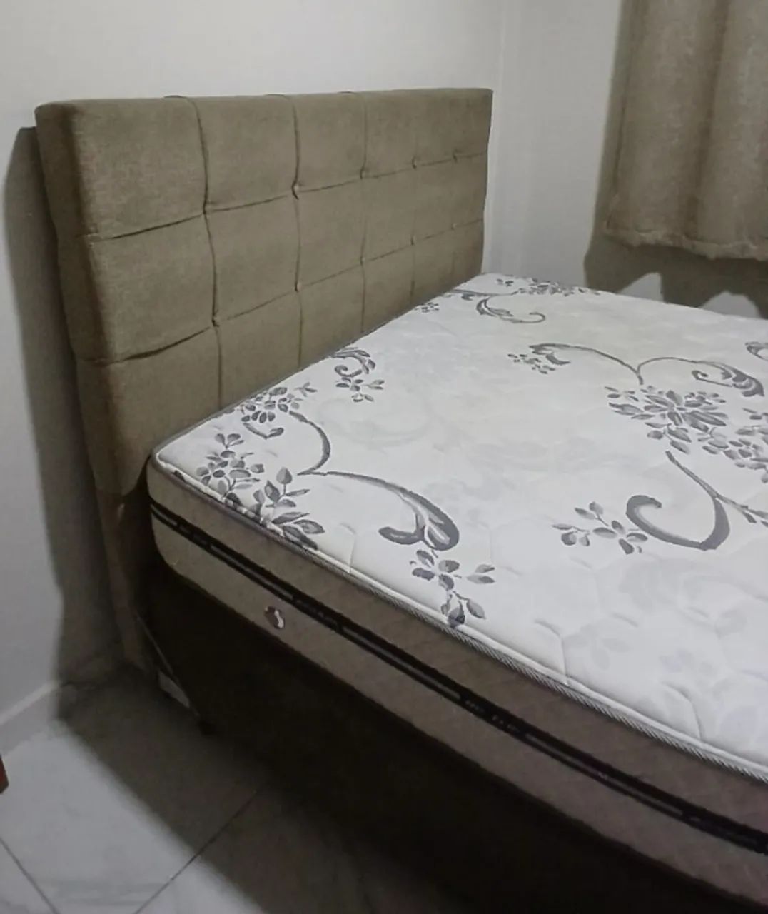 cama queen size com base, colchão e cabeceira - Foto 3