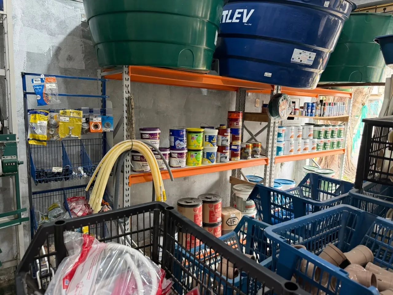 Prateleiras e mercadorias  - Foto 4