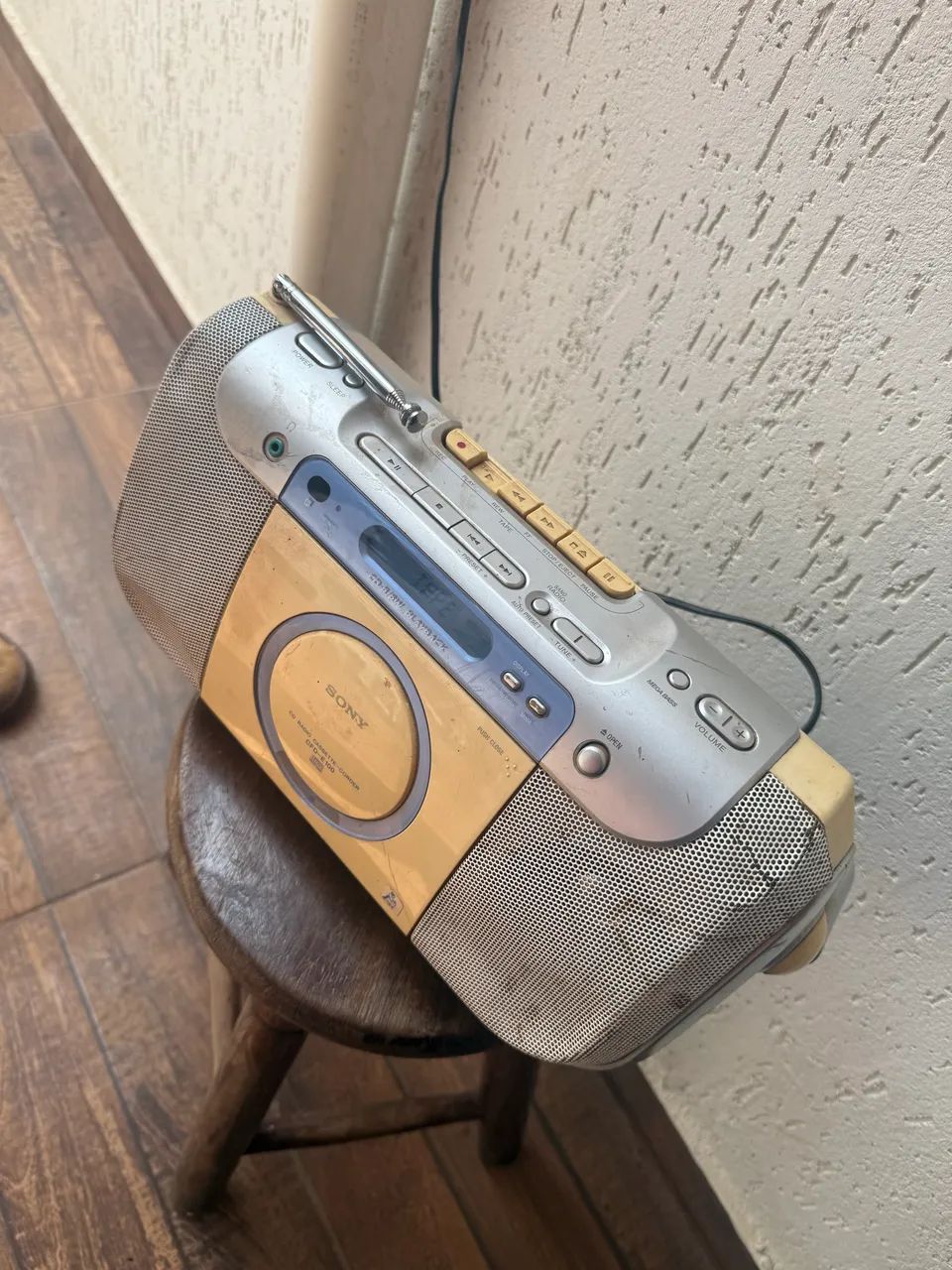 Rádio Sony antigo  - Foto 3