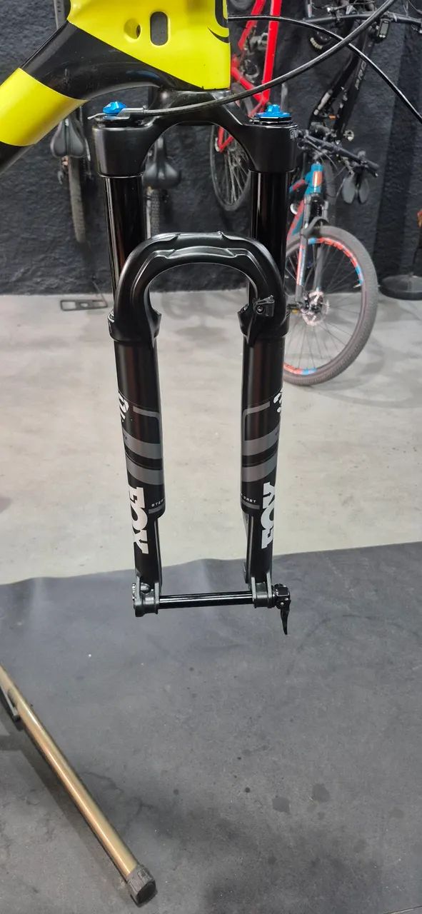 Suspensão FOX 32 stepcast performance  - Foto 5