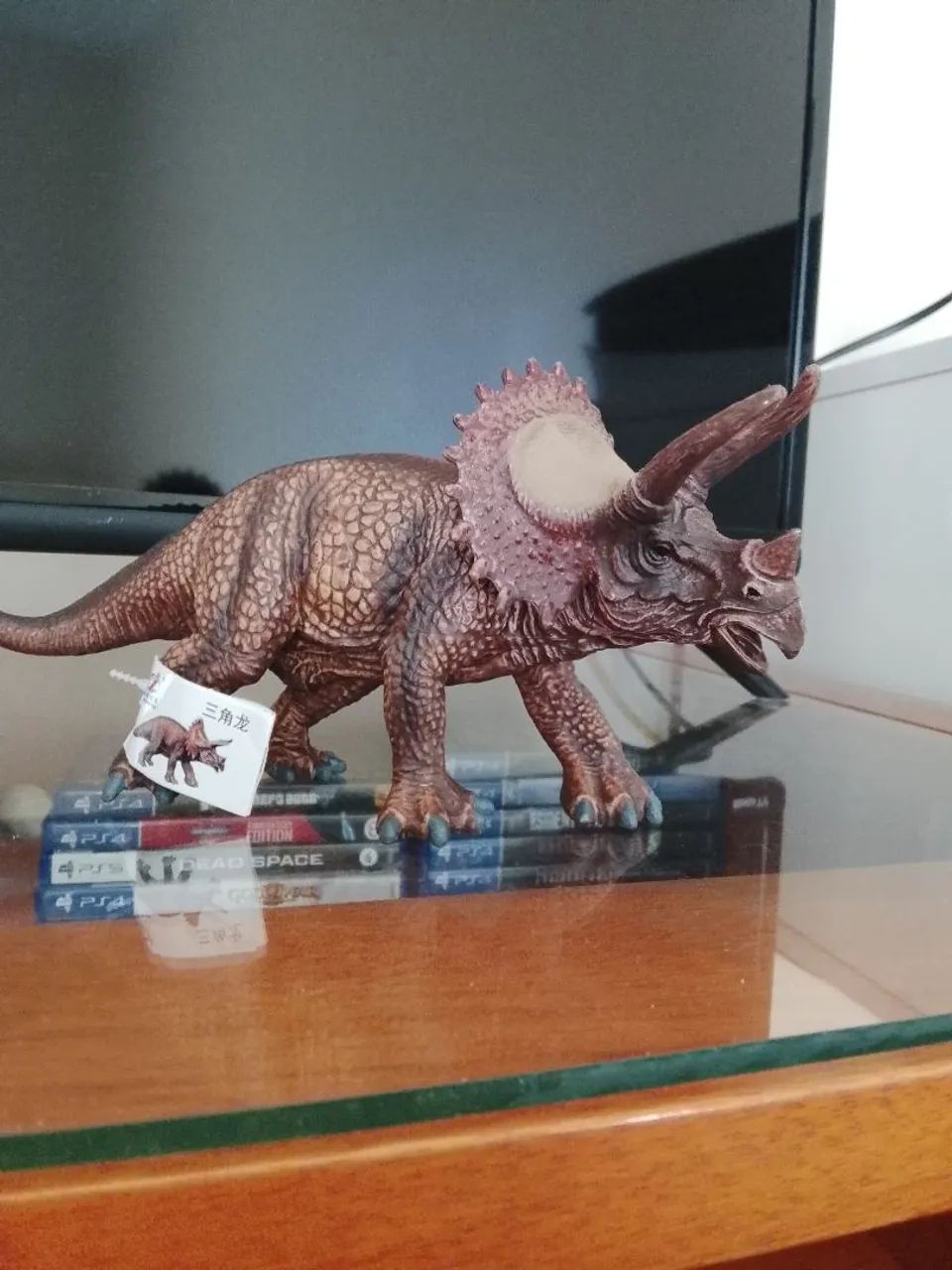 Dinossauro realista triceratops  - Foto 2