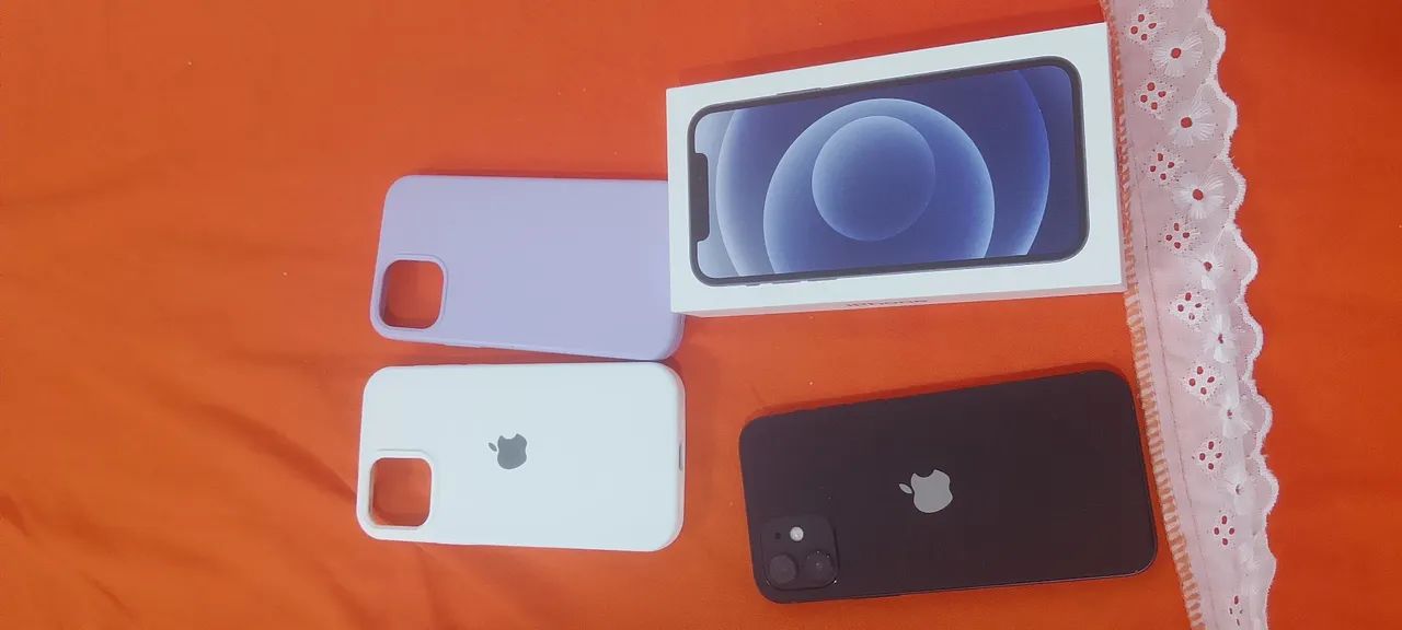iPhone 12, ótimo estado + 2 capas de brinde, 99% de bateria, na caixa - Foto 2