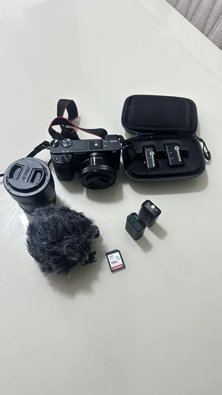 Camêra Sony A6400 com lente do kit + lente 23mm e muito mais