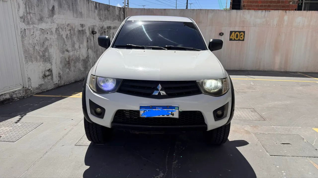 Mitsubishi L200 2013