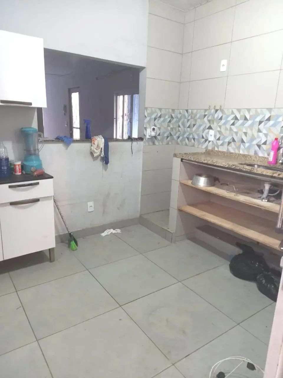 CONFIRA! CASA BEM LOCALIZADA PRÓXIMO DE COMÉRCIO E TRANSPORTE!! - Foto 4