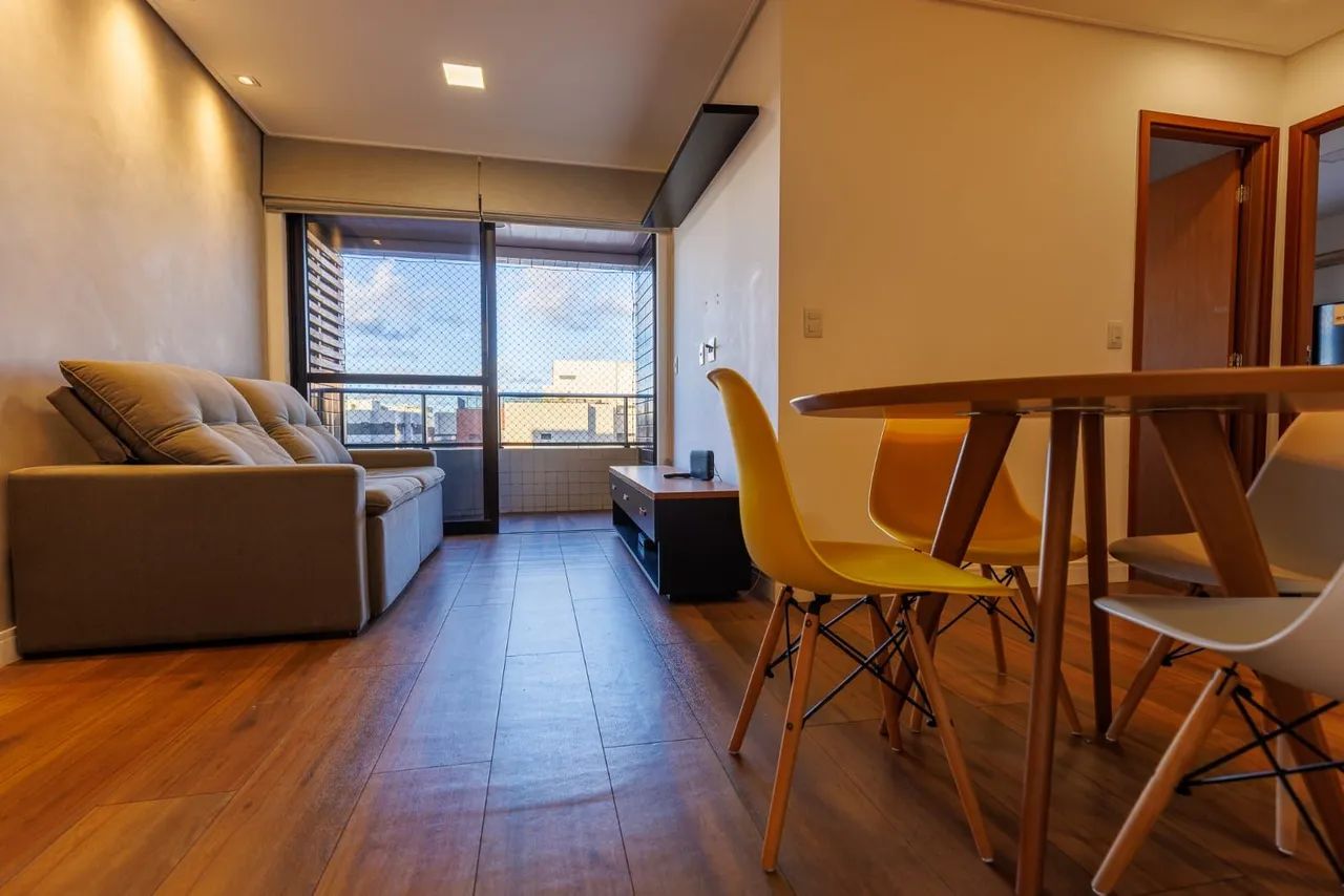 Varanda, 2 quartos, Suíte, mobiliado, próximo praia. 1