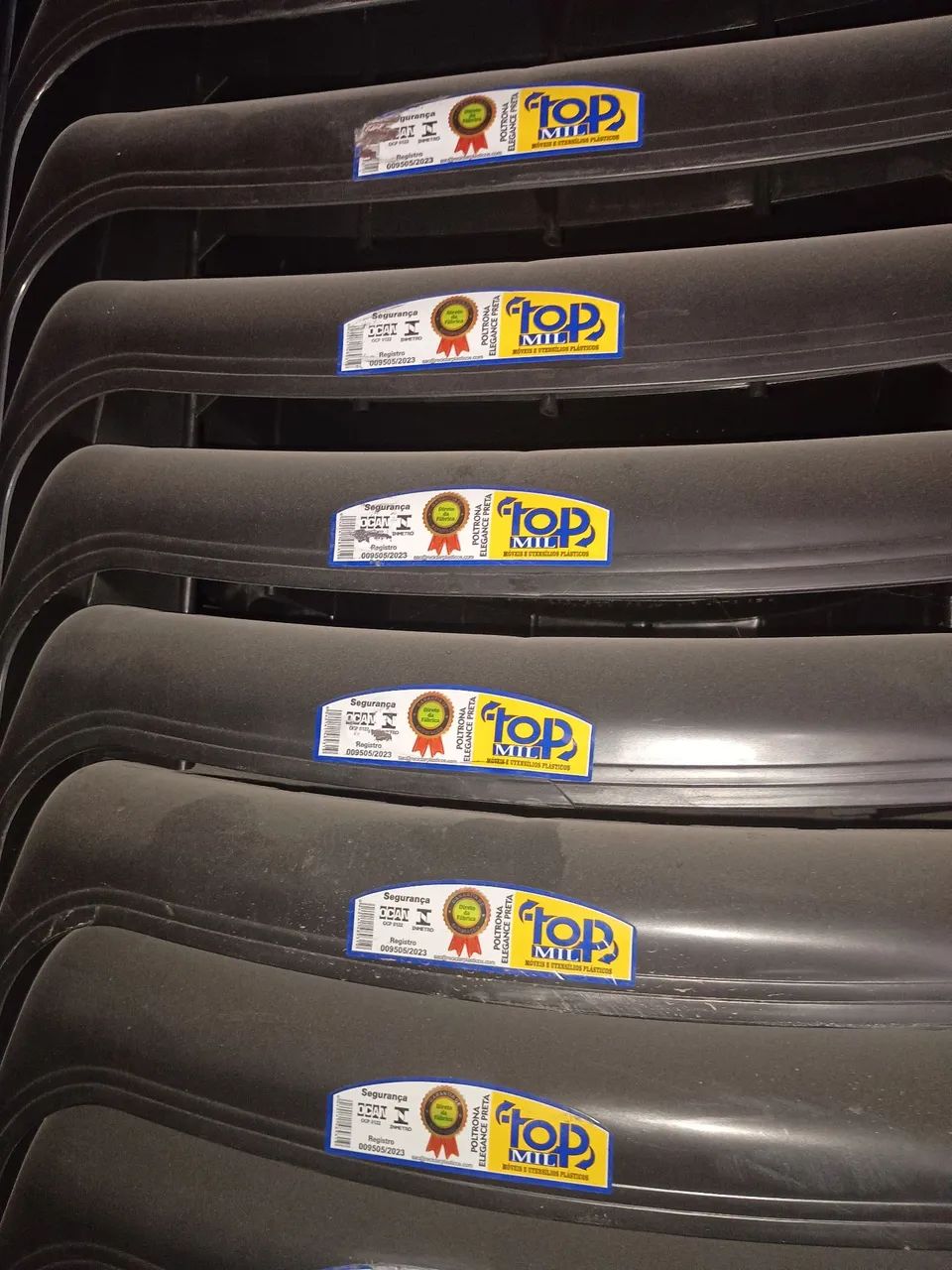 Mesa e cadeiras de plástico reforçadas  - Foto 2
