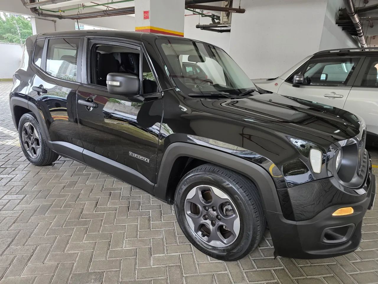 Jeep Renegade Sport 1.8 4x2 Flex 16V Aut., foto 10 de 19