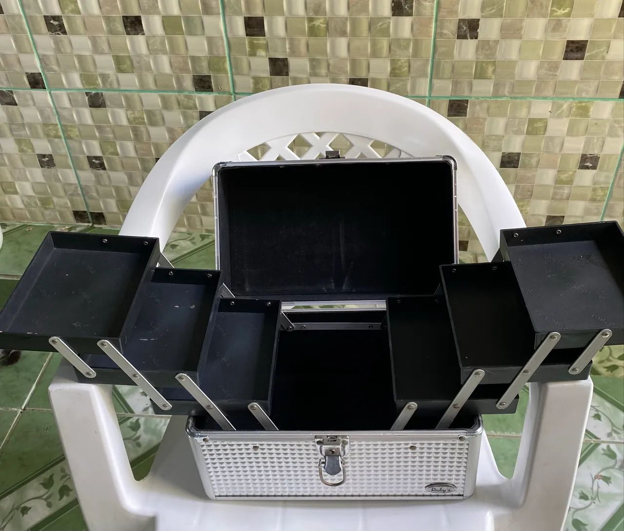 Maleta porta objetos com chave! - Foto 2