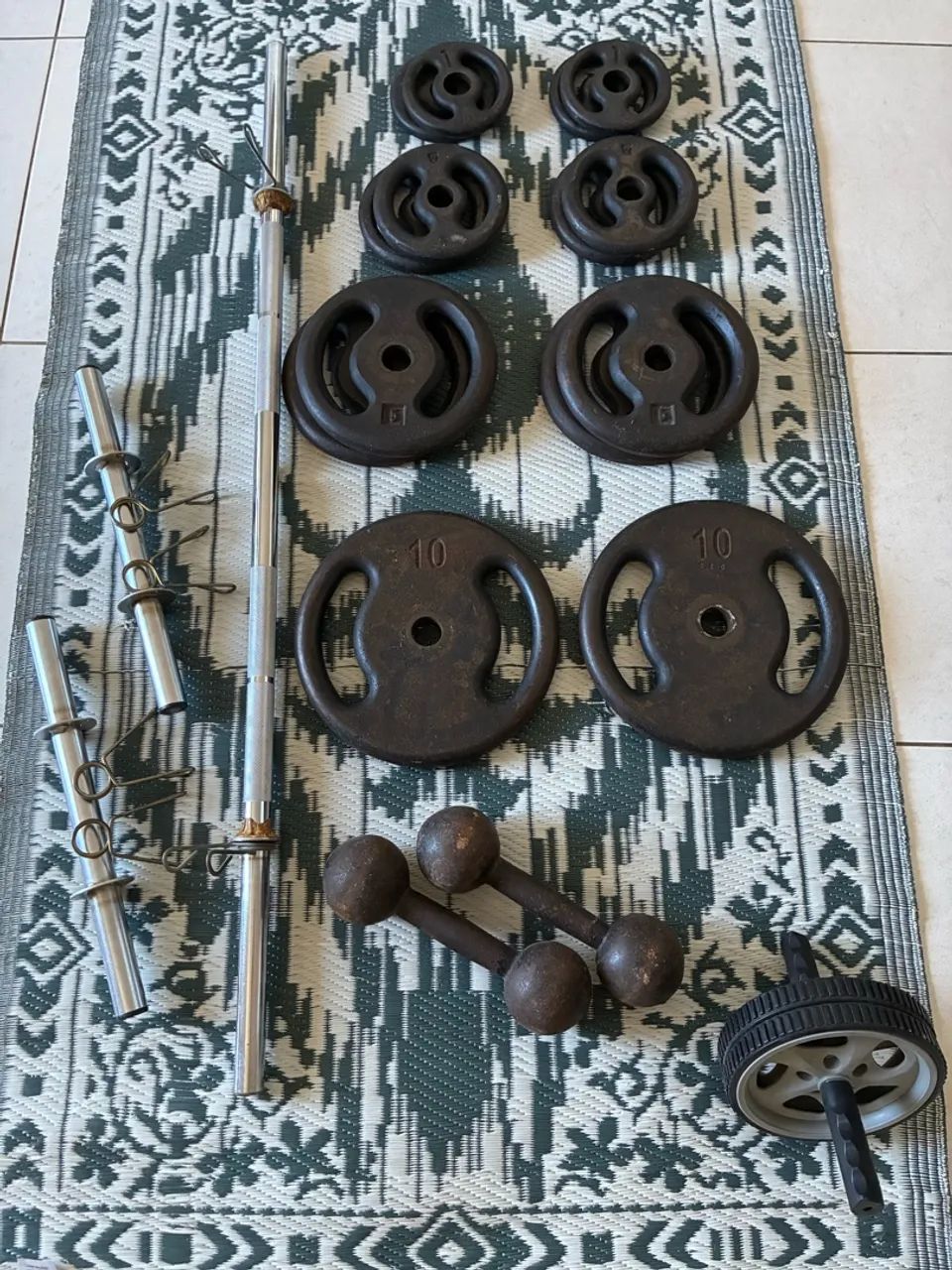 Kit academia Anilhas + barras e alteres - Foto 4