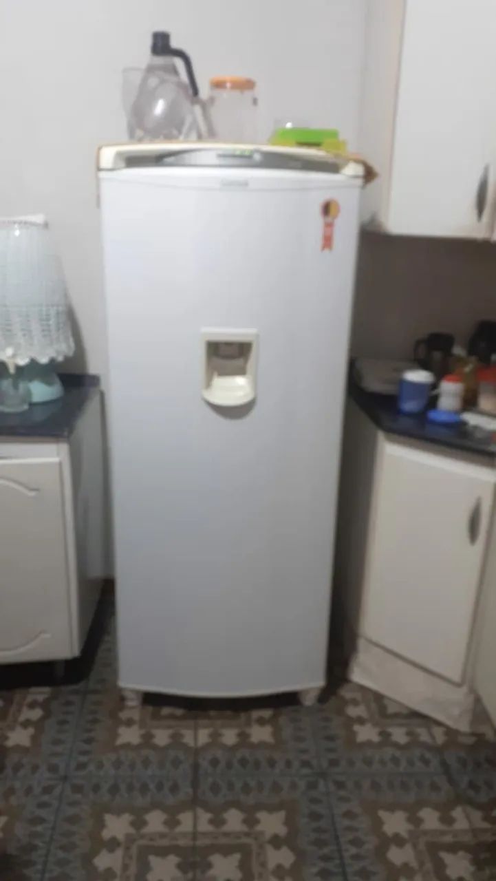 Geladeira Consul FrostFree Dispenser 
