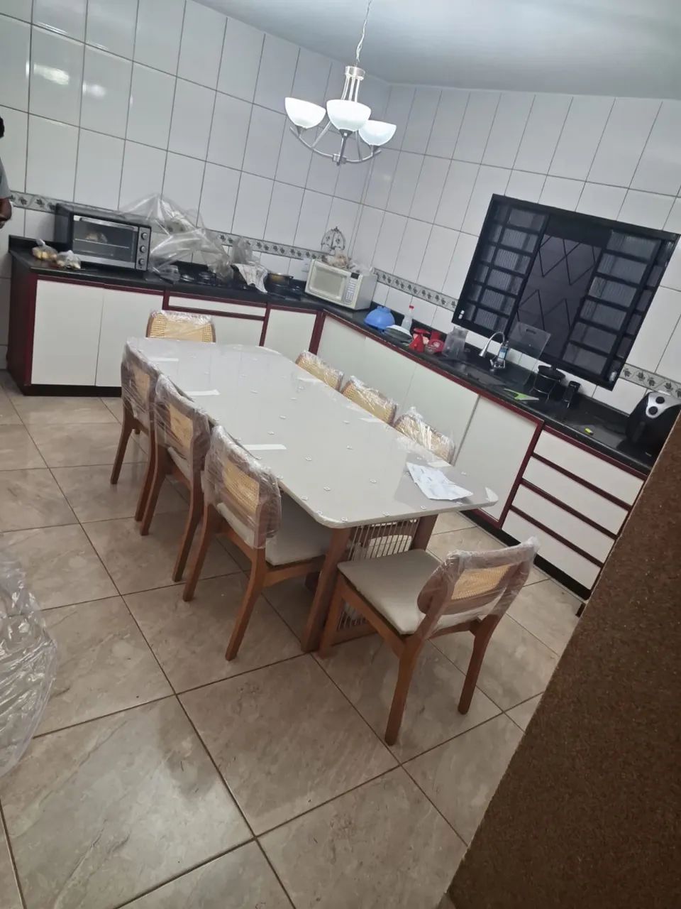 Mesa de Jantar com 8 lugares 100% Madeira  - Foto 5