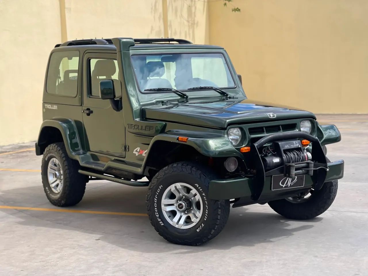 Troller T-4 2006
