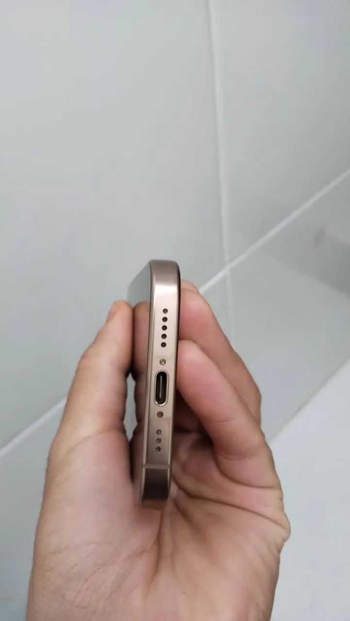 iPhone 16 pro 128  - Foto 5