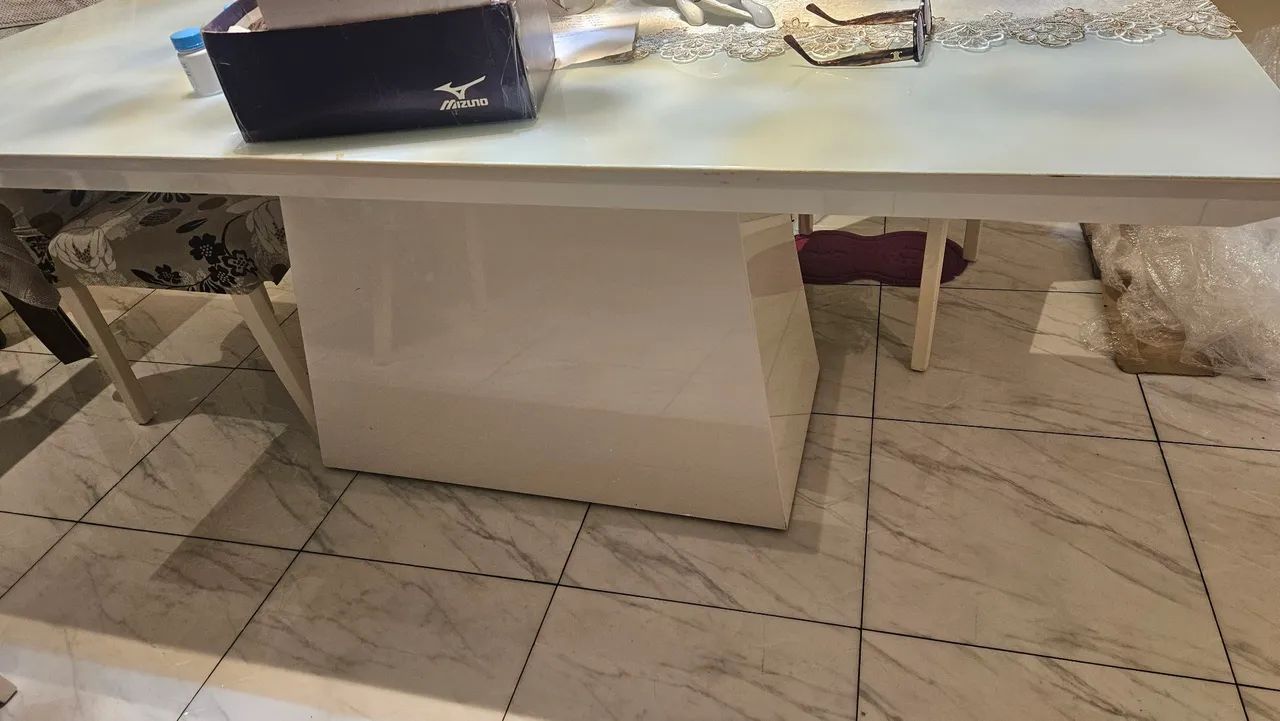 Mesa jantar  em laca branca 6 cadeiras  - Foto 3