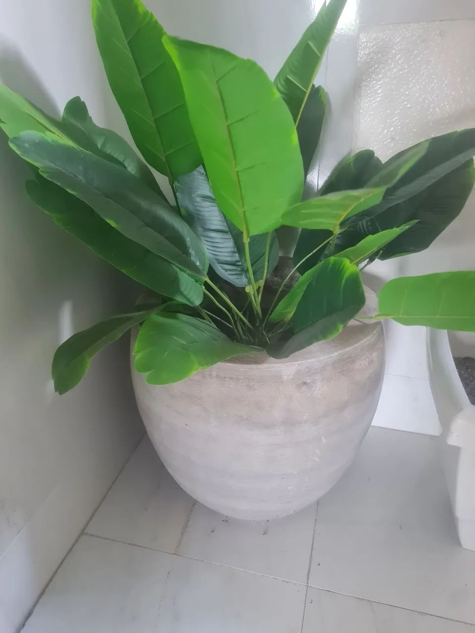 Vaso de concreto com planta artificial  - Foto 3