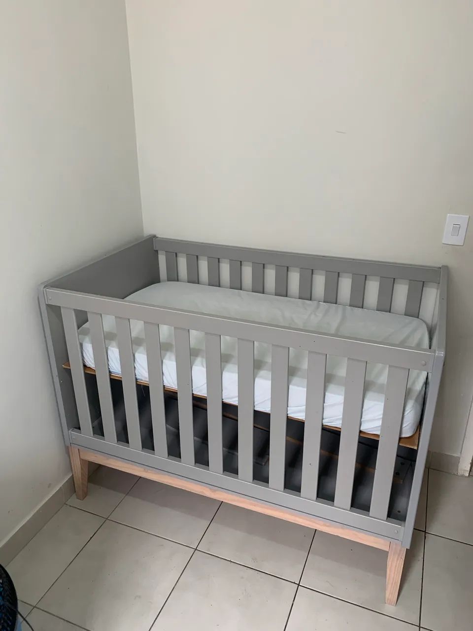 Vendo berço americano (que de transforma em cama) Matic - Foto 4