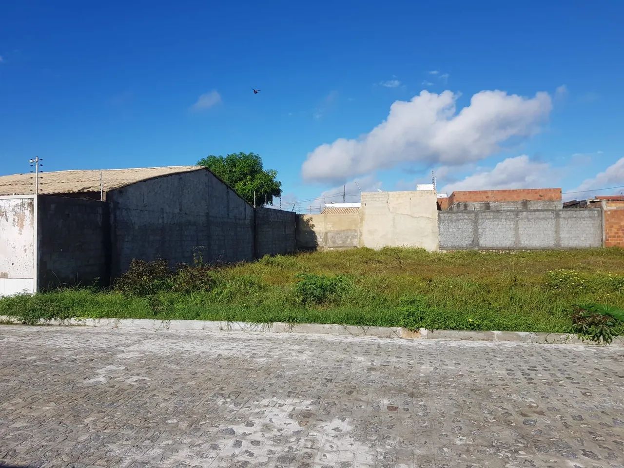 ? TERRENO À VENDA - ARUANA - ARACAJU/SE